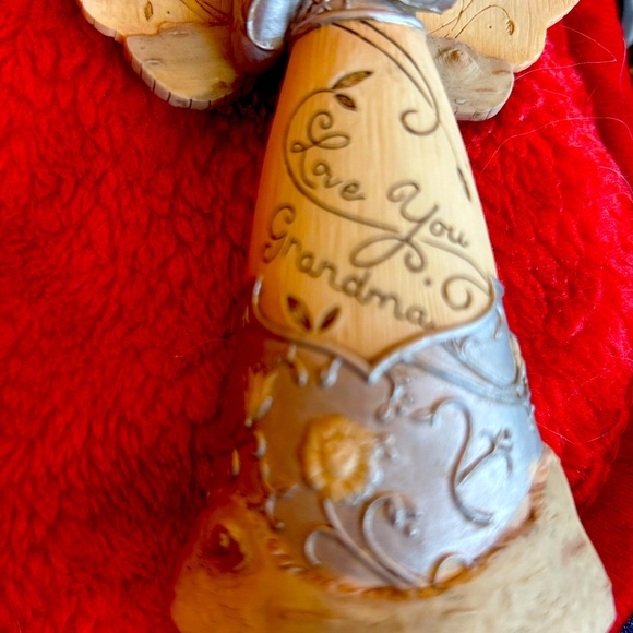 Elements Love you Grandma Angel Holding a Heart - Picture 3 of 9